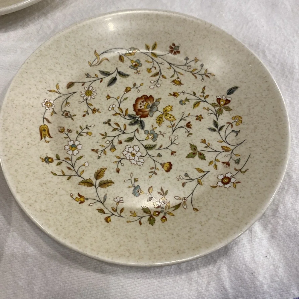 7 LENOX TEMPERWARE MERRIMENT‎ BREAD & BUTTER PLATES